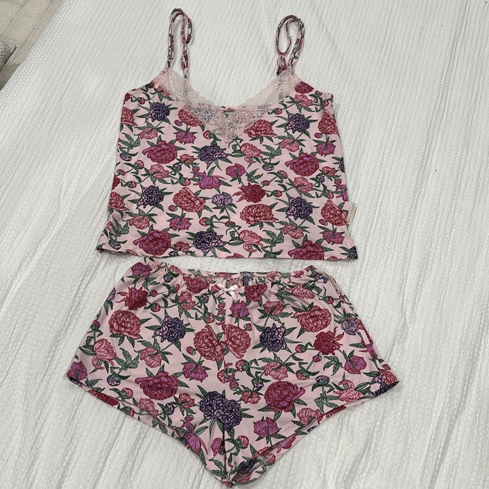 Thalia Sodi matching pink and purple peony set NWOT